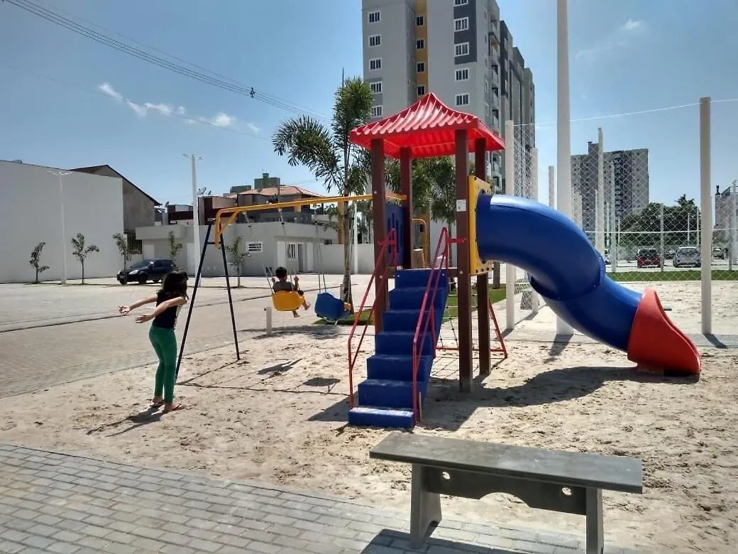 Residencial Angelus Condominio Clube Na Praia De Piçarras Casa de Férias